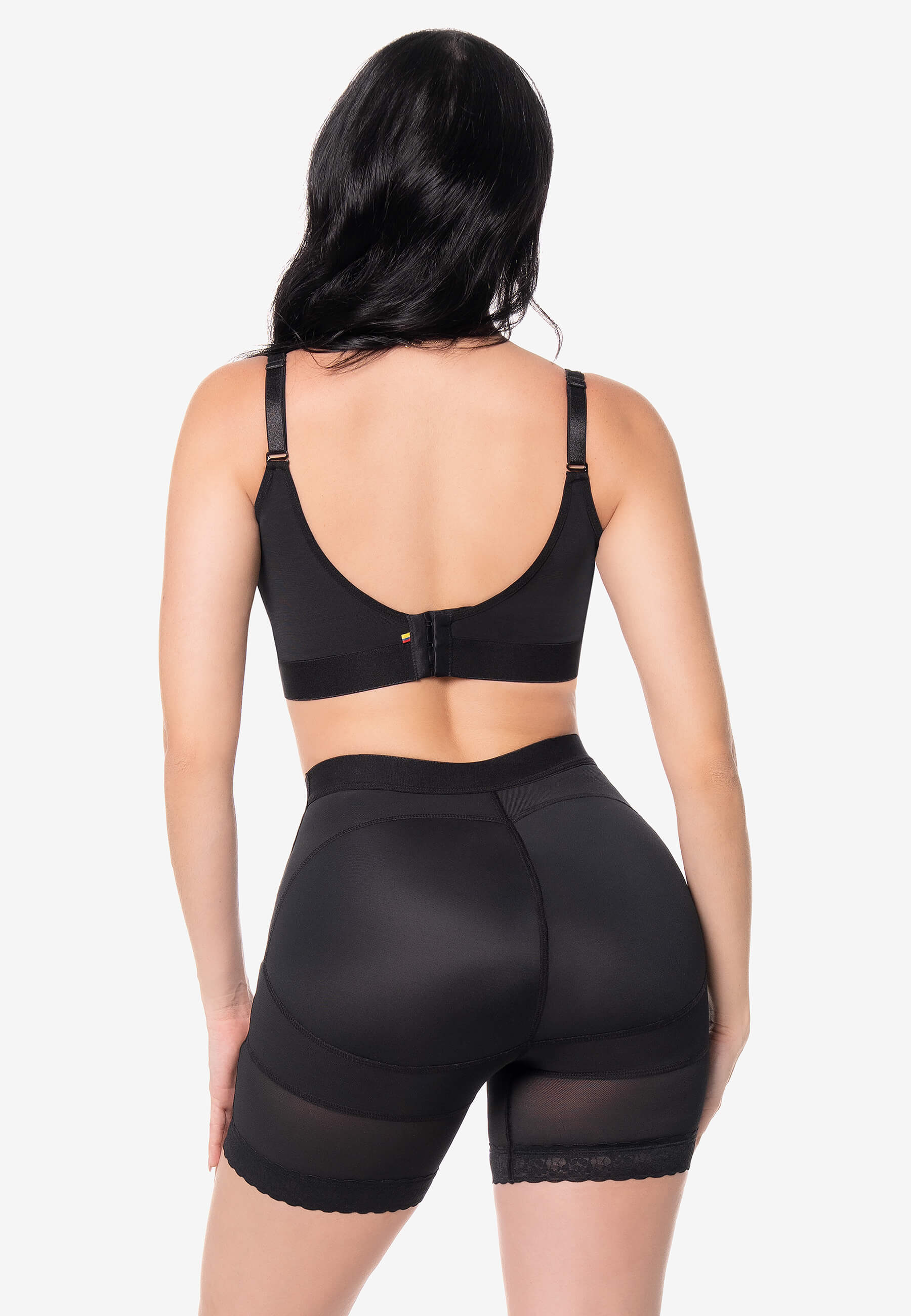 Curvia Short allegra a la cintura media pierna con realce Negro