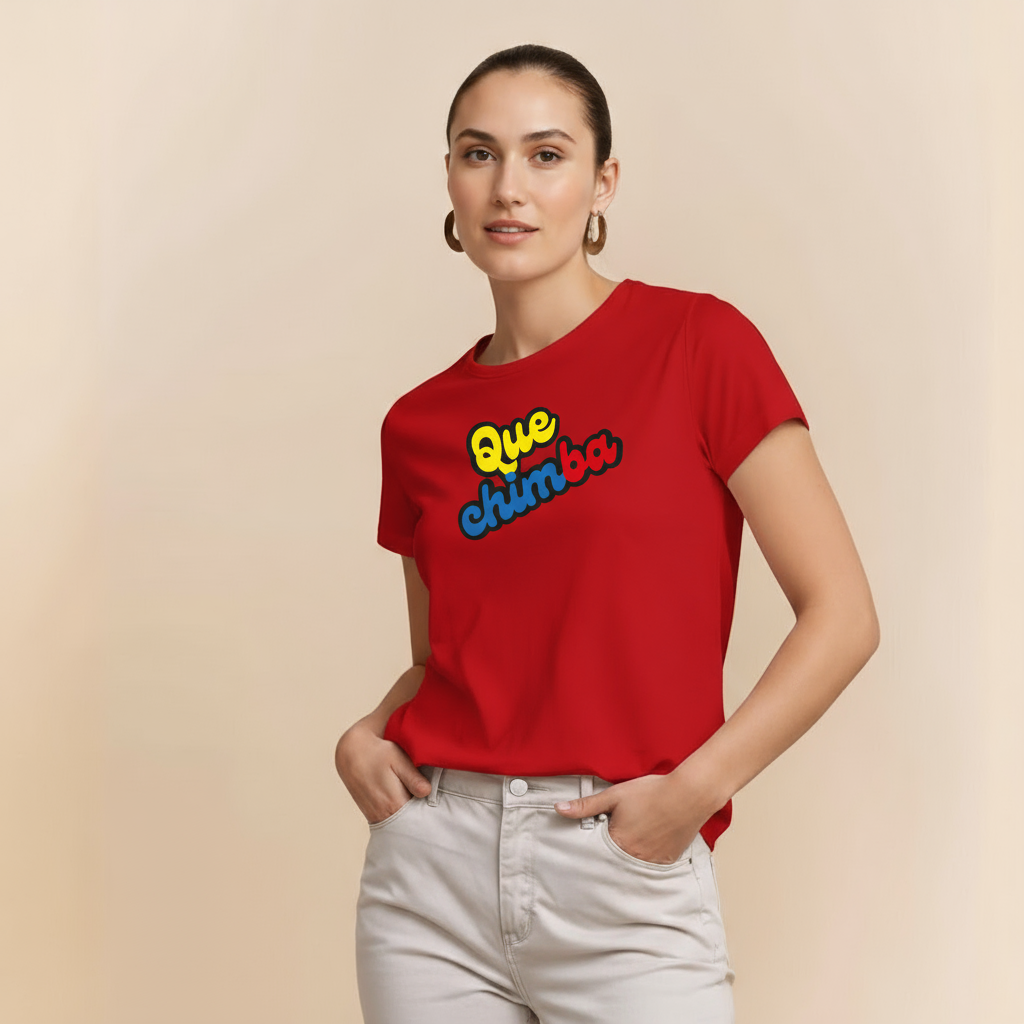 Camiseta “Qué Chimba” (Regular Fit, Tricolor)