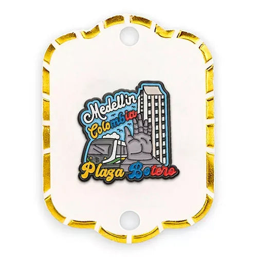 Pin metalico plaza botero PF-05