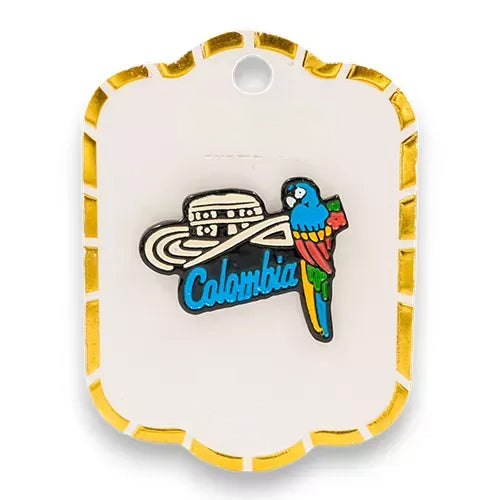Pin metalico Sombrero y Guacamaya PE-20