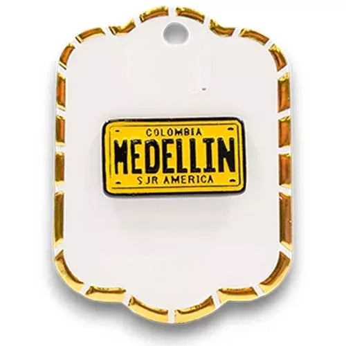 Pin metalico placa Medellín PE-13