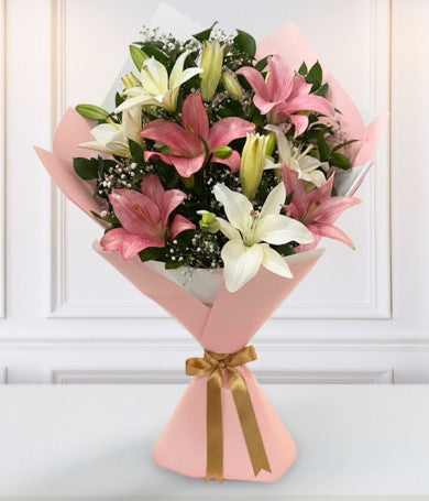 Bouquet de Lirios Rosados y Blancos
