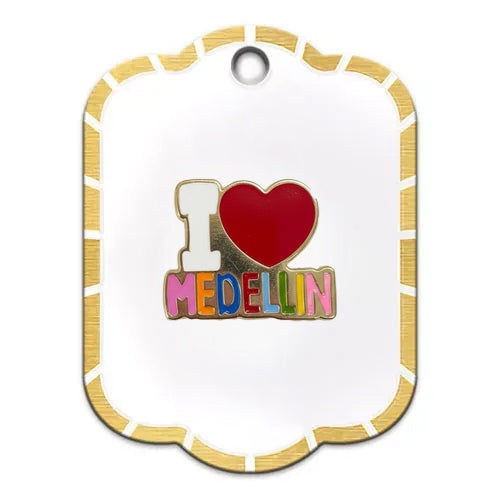 Pin metalico i love medellin dorado PI-13